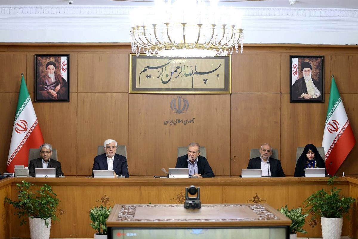 امروز دولت پزشکیان با بیسابقهترین مشکلات تاریخ معاصر روبهروست