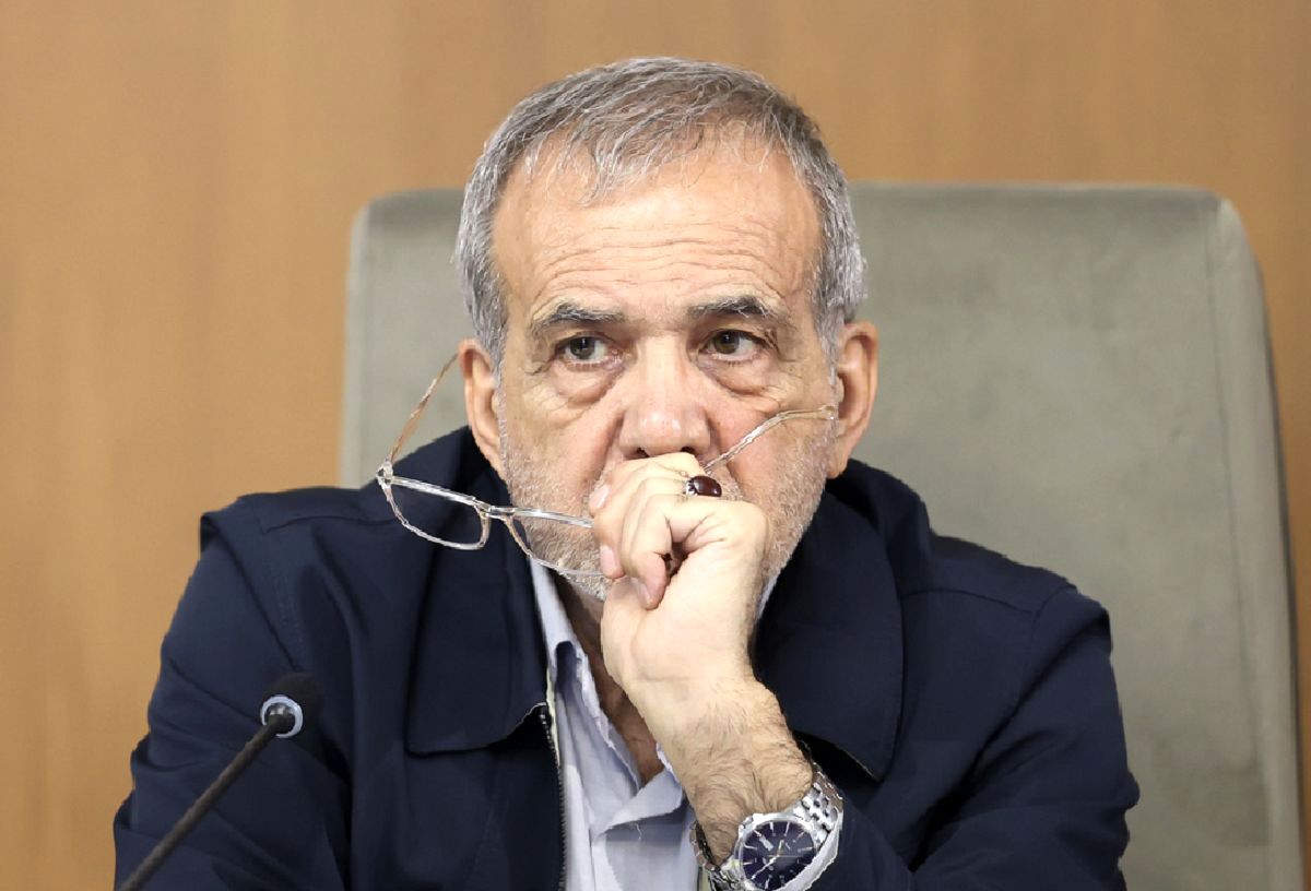 پزشکیان: با کارشناسهای فعلی کار پیش نمیرود