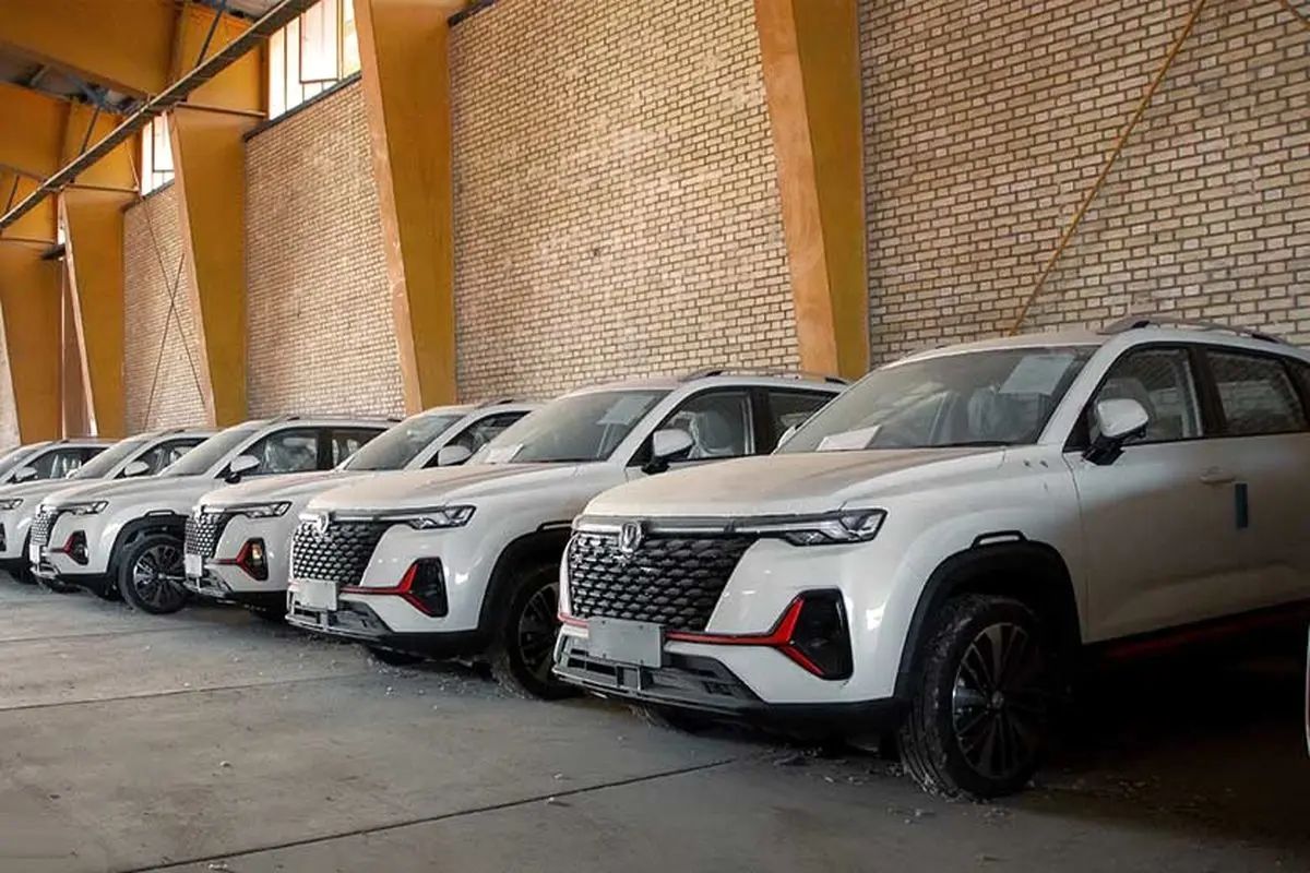 احتکار ۷۰۰ هزار خودرو در پارکینگ خانهها