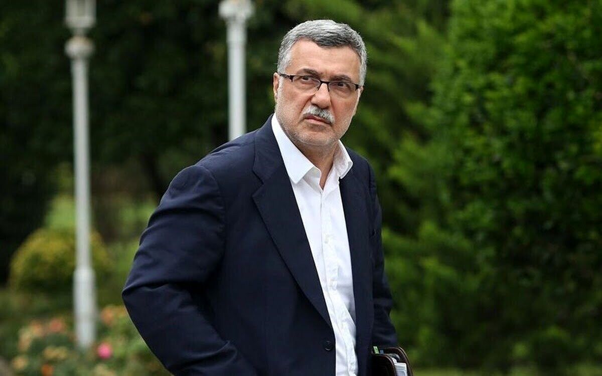 وزیر بهداشت: تنها ۶۰۰ نیروی متخصص فارغالتحصیل داریم که باید در سراسر کشور توزیع شوند
