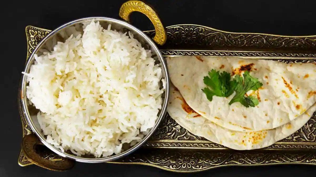 نان یا برنج، کدام بیشتر چاق میکند؟