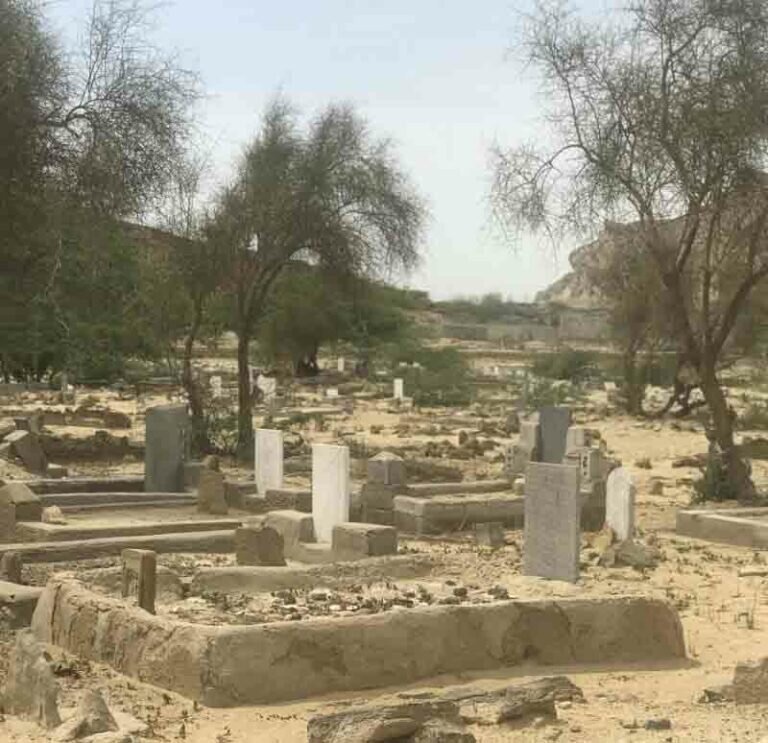 عکس گورستان جن ها در چابهار IMG_9674