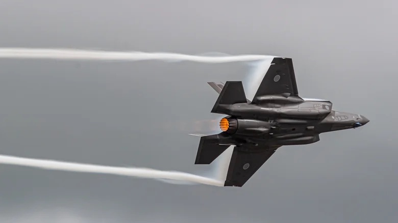 ۱۰ جت جنگنده جهان که بیشترین برد رزمی را دارند؛ از JF-17 Thunder تا Su-57 Felon IMG_1466