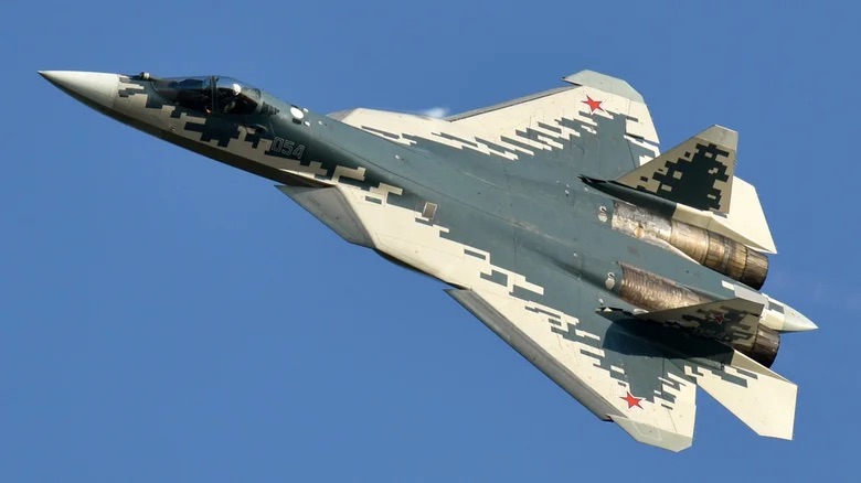 ۱۰ جت جنگنده جهان که بیشترین برد رزمی را دارند؛ از JF-17 Thunder تا Su-57 Felon IMG_1475