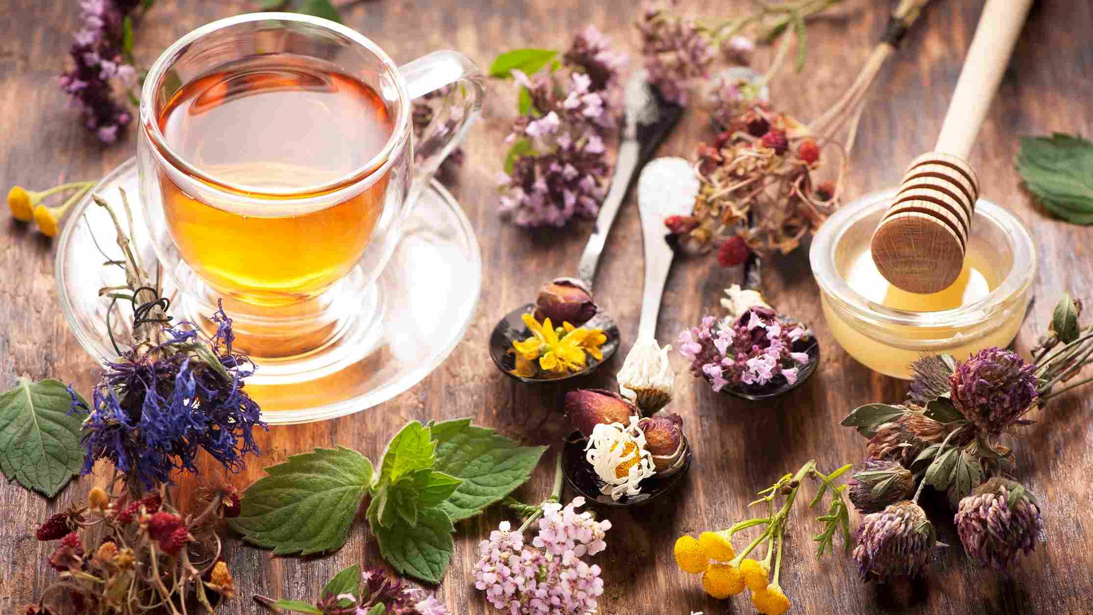 تاثیر خطرناک دمنوش‌های گیاهی برای دندان!