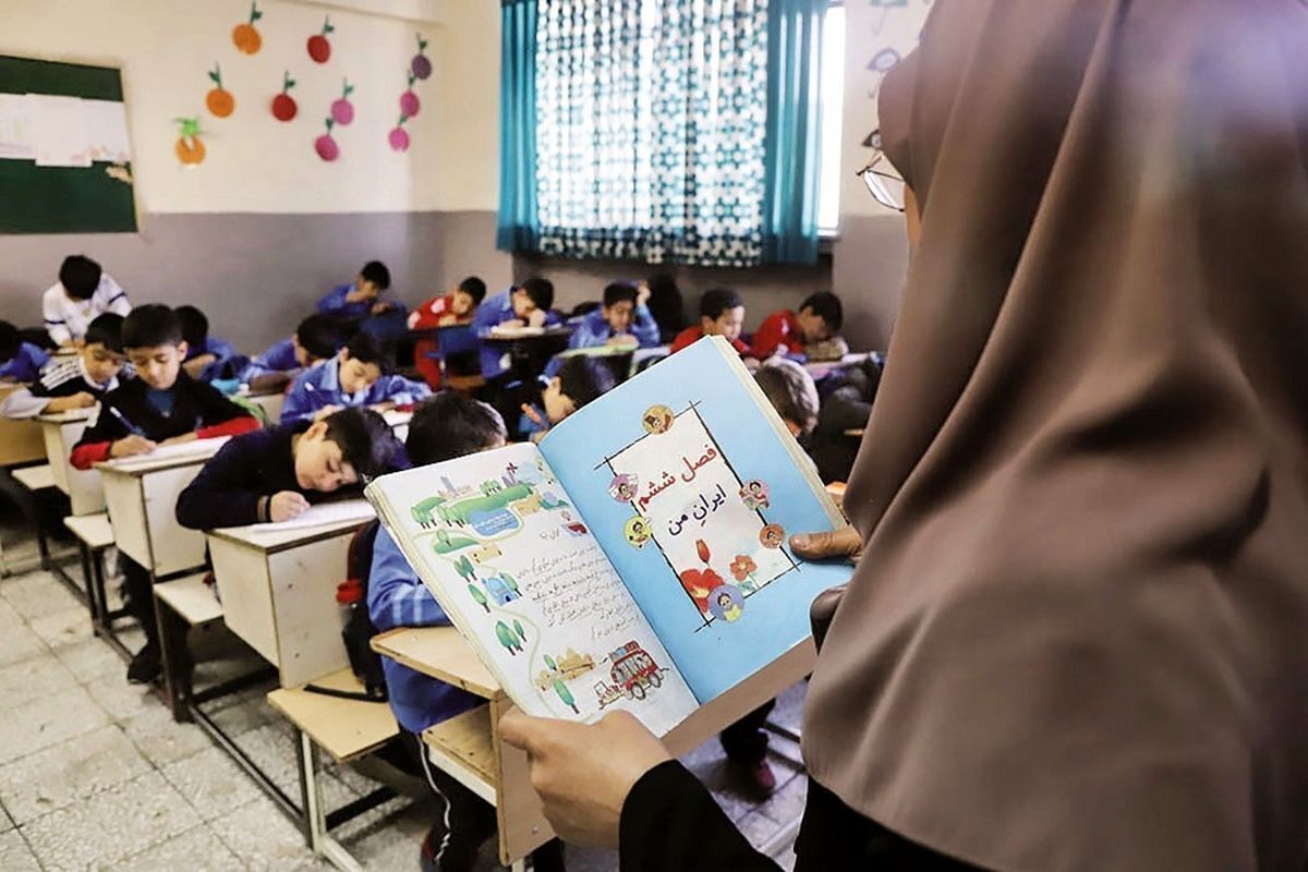خبر خوش دولت؛ استخدام 85 هزار معلم کلید خورد
