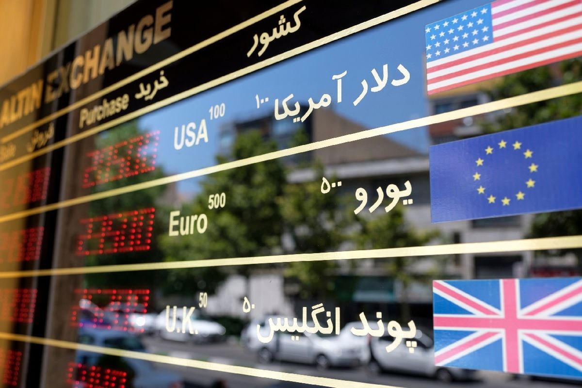 عقبگرد قیمتها در بازار؛ دلار و طلا عقب کشیدند!